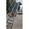 Containertrap met bordes
